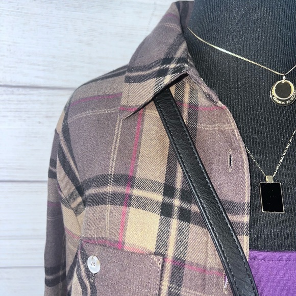 Doe & Rae Button Down Plaid Flannel Collared Shirt ๐ - Picture 3 of 7